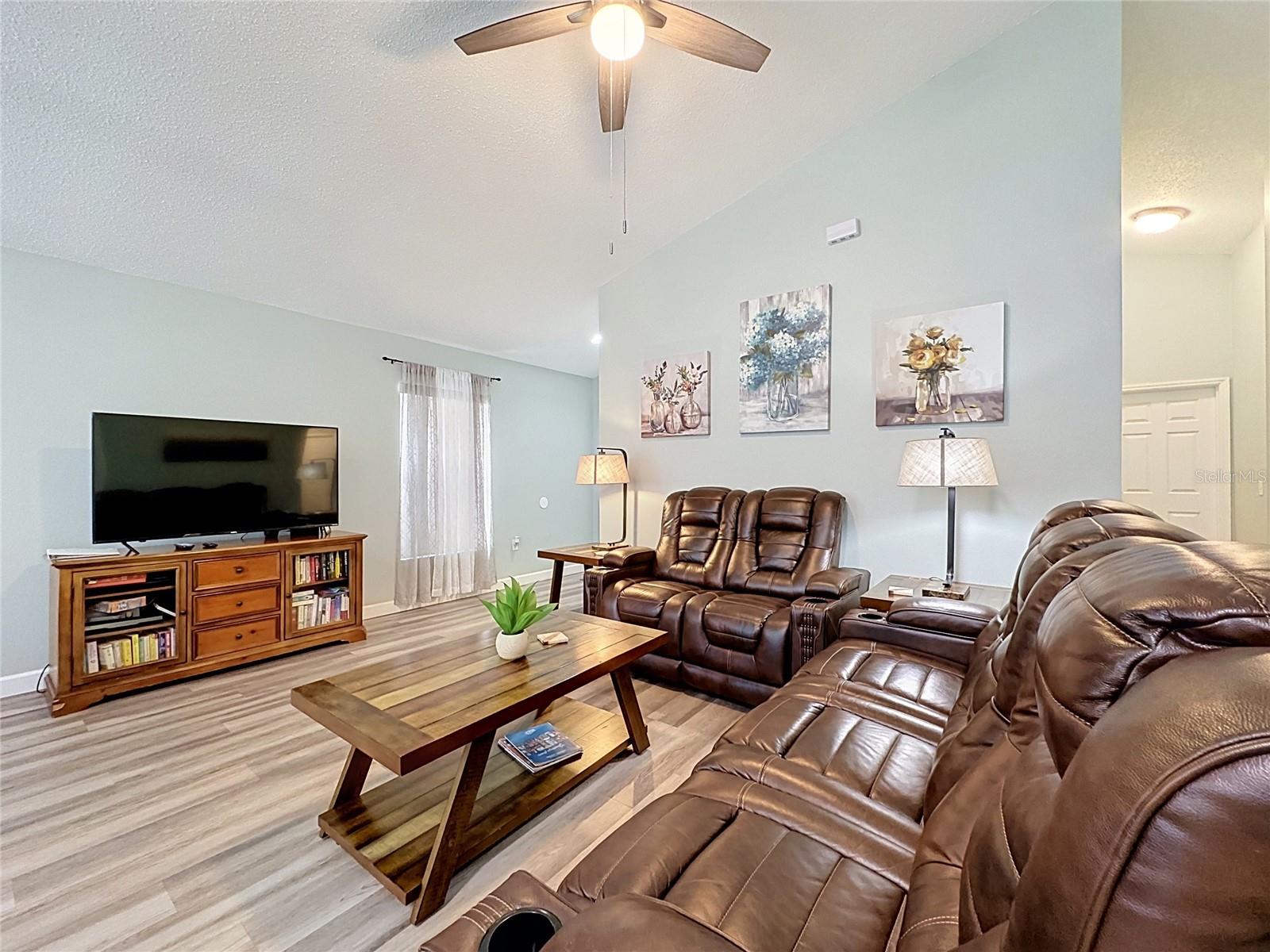 2464 Saint Augustine Blvd Property Photo 7