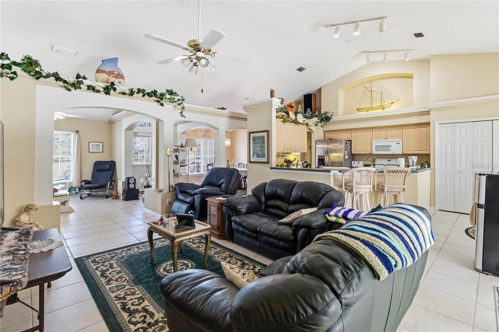 3225 Canoe Creek Rd Property Photo 9