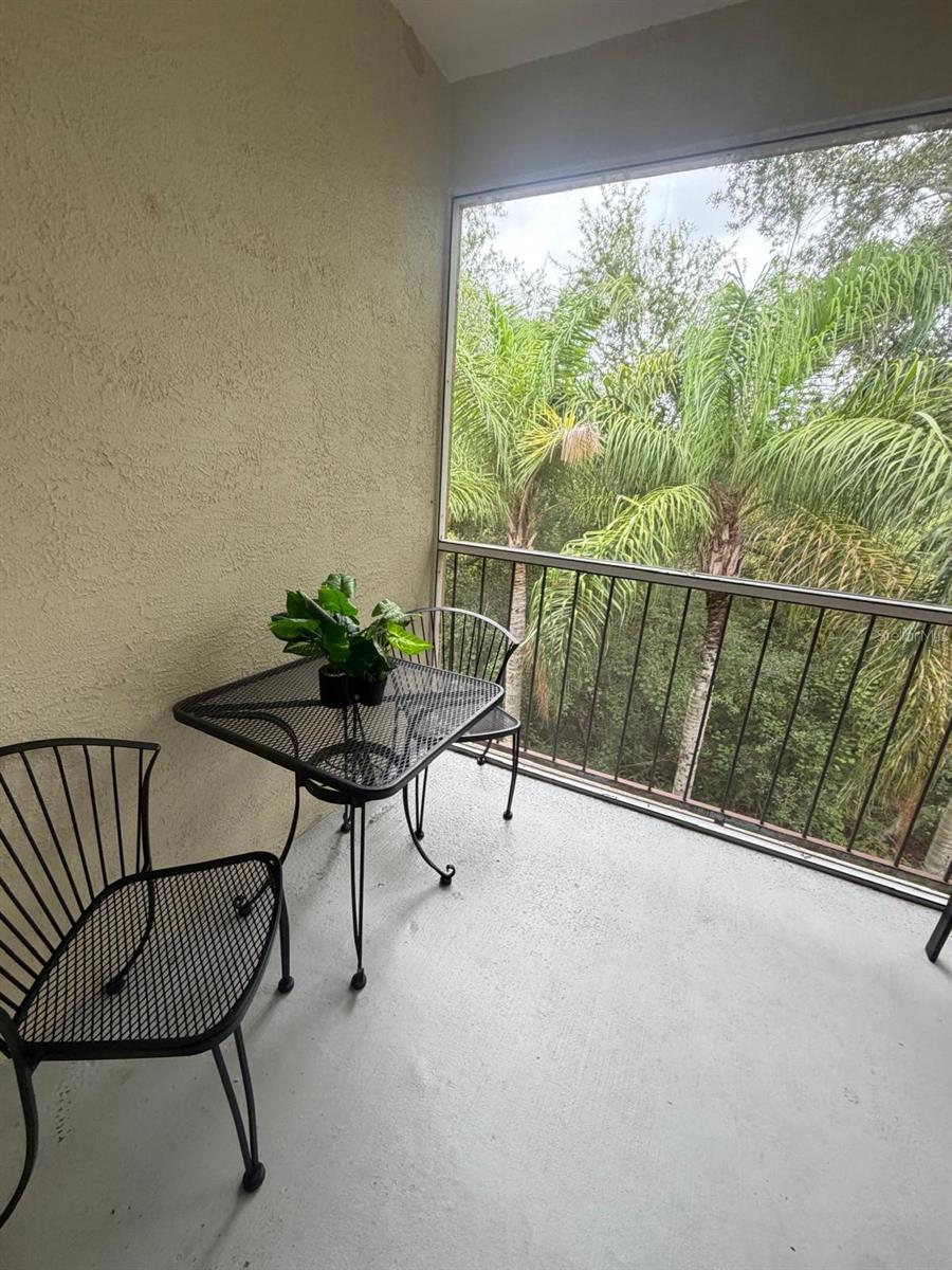 8842 Coral Palms Ct #b Property Photo 16