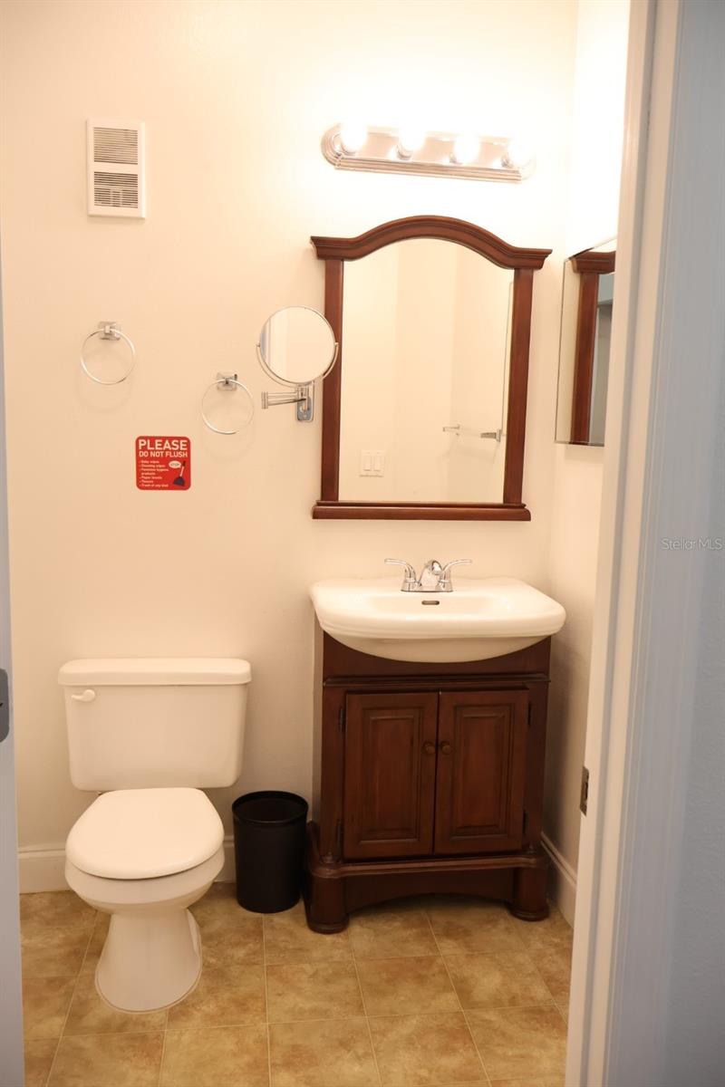8842 Coral Palms Ct #b Property Photo 30