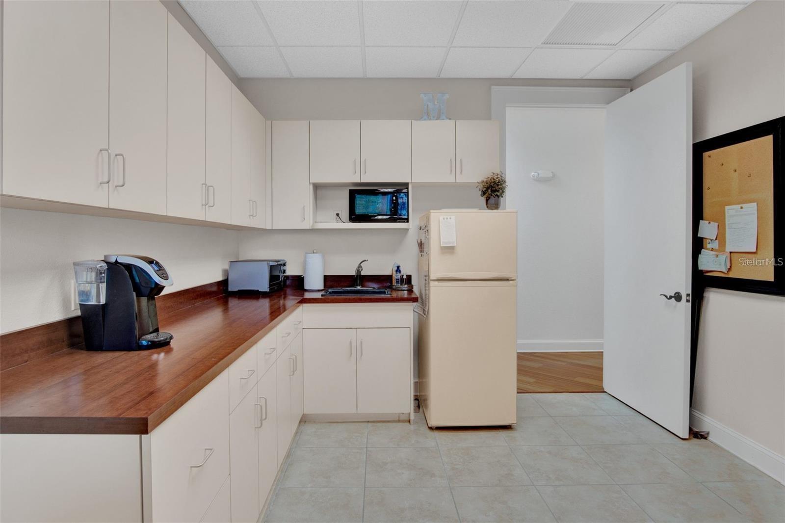 6200 Metrowest Blvd #103b Property Photo 9