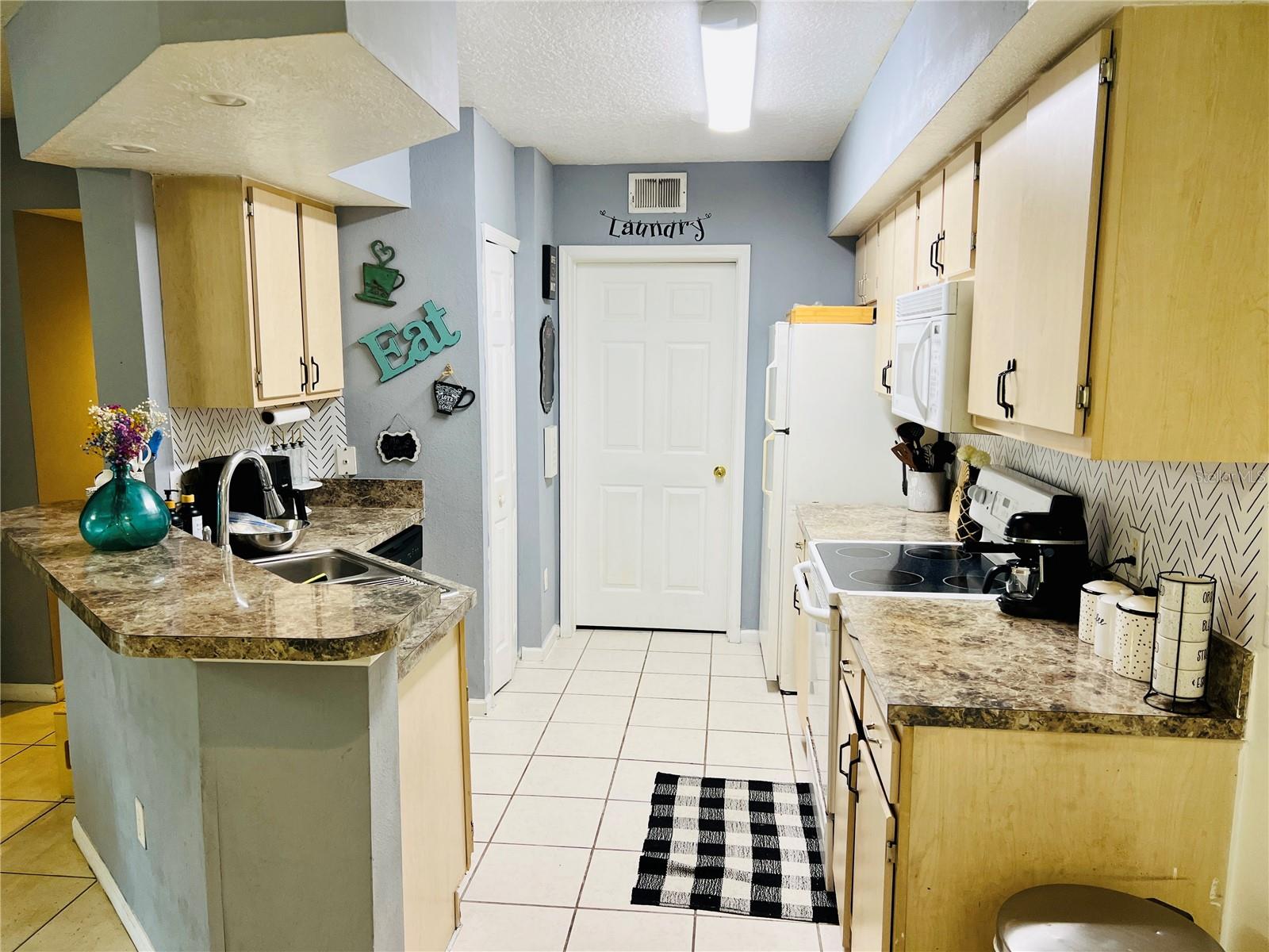 737 Crest Pines Dr #612 Property Photo 3