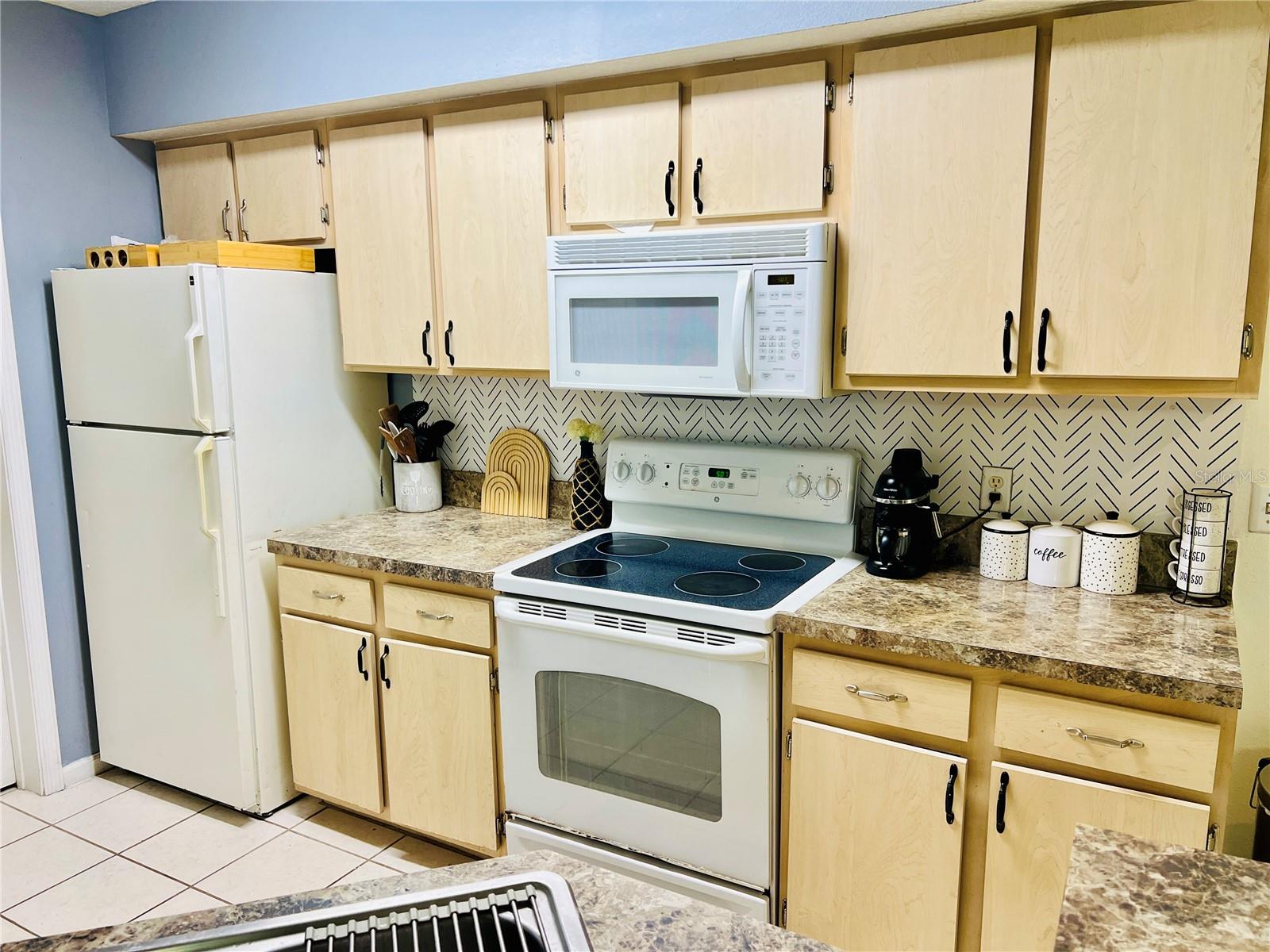 737 Crest Pines Dr #612 Property Photo 4