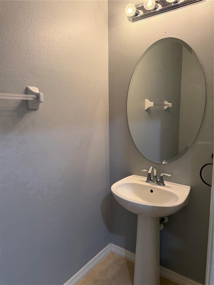 2914 Rodrick Cir Property Photo 3