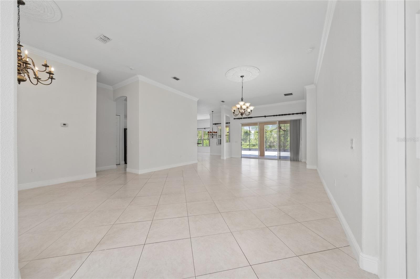 3540 Valleyview Dr Property Photo 6