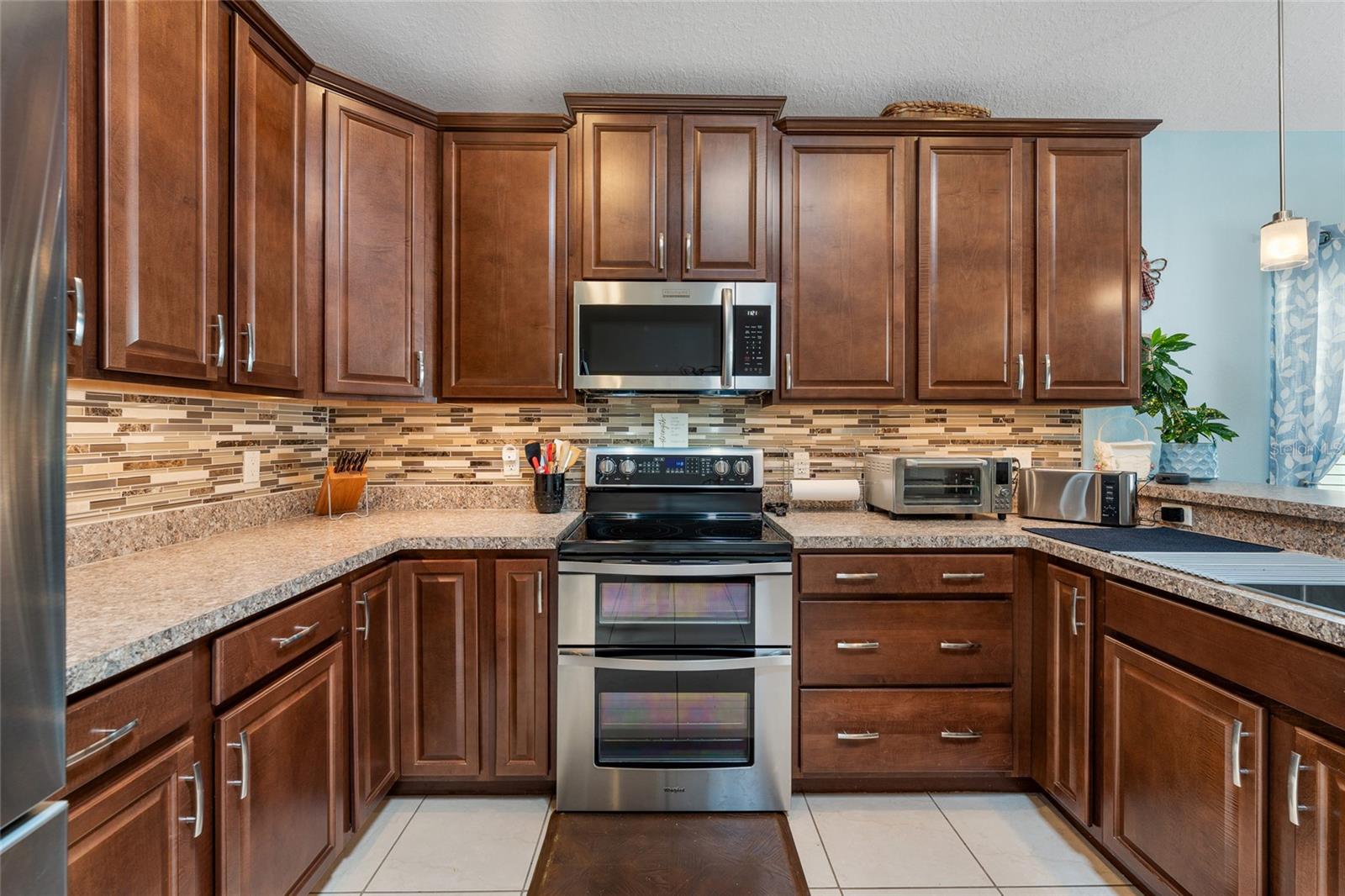 10226 Lenox St Property Photo 2