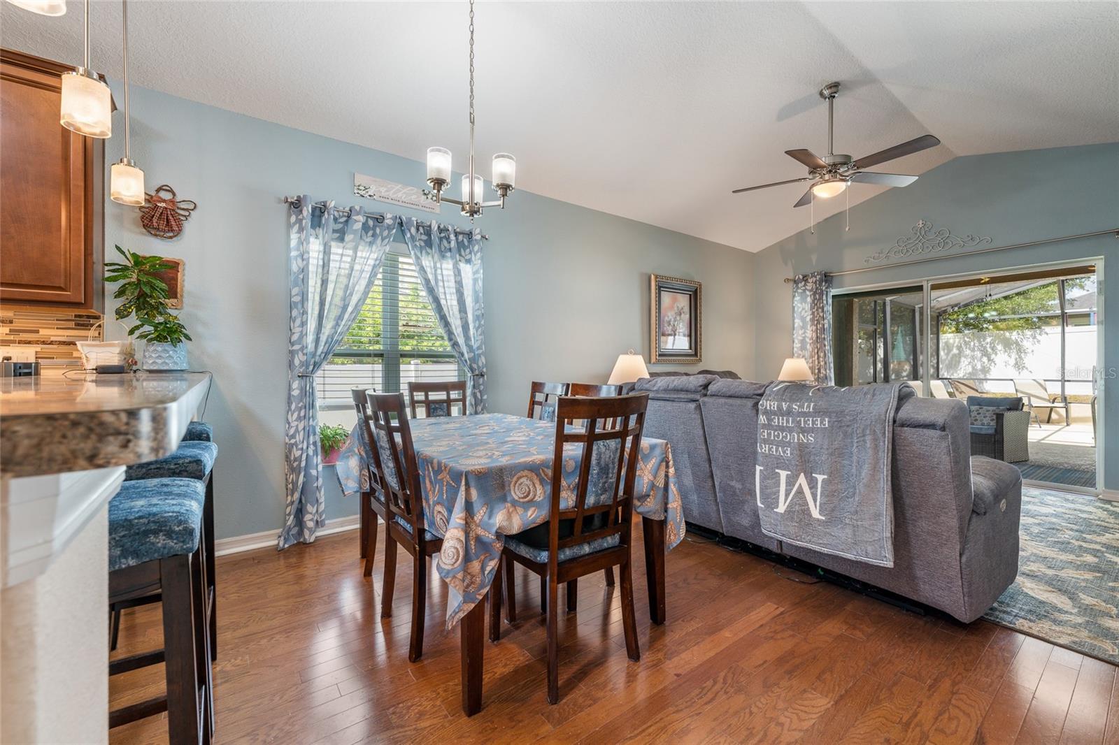 10226 Lenox St Property Photo 12