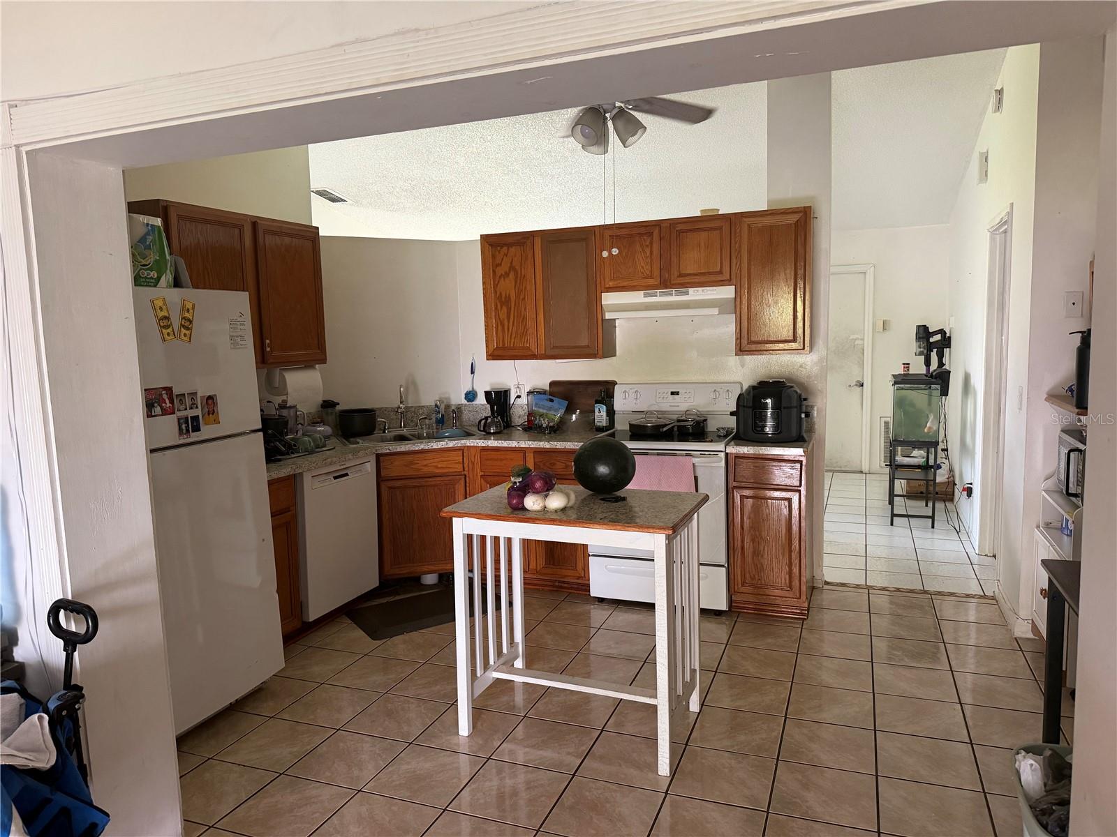 1127 Gardanne Ct Property Photo 5