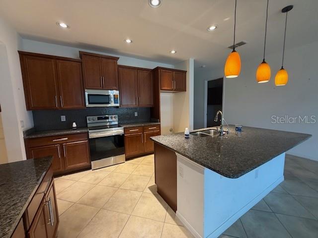1284 Bonita Canyon Dr Property Photo 4