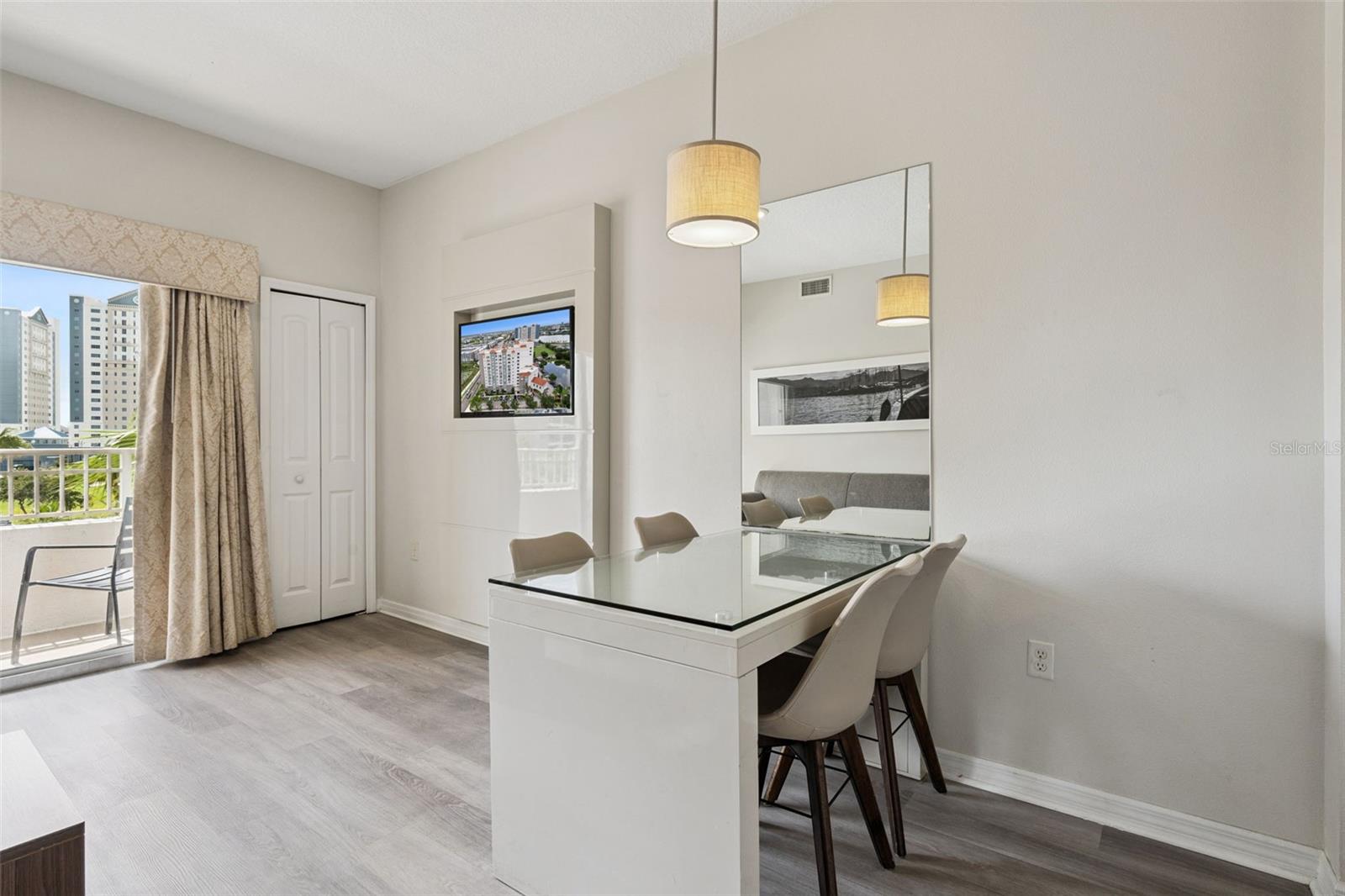 7395 Universal Blvd #403 Property Photo 8