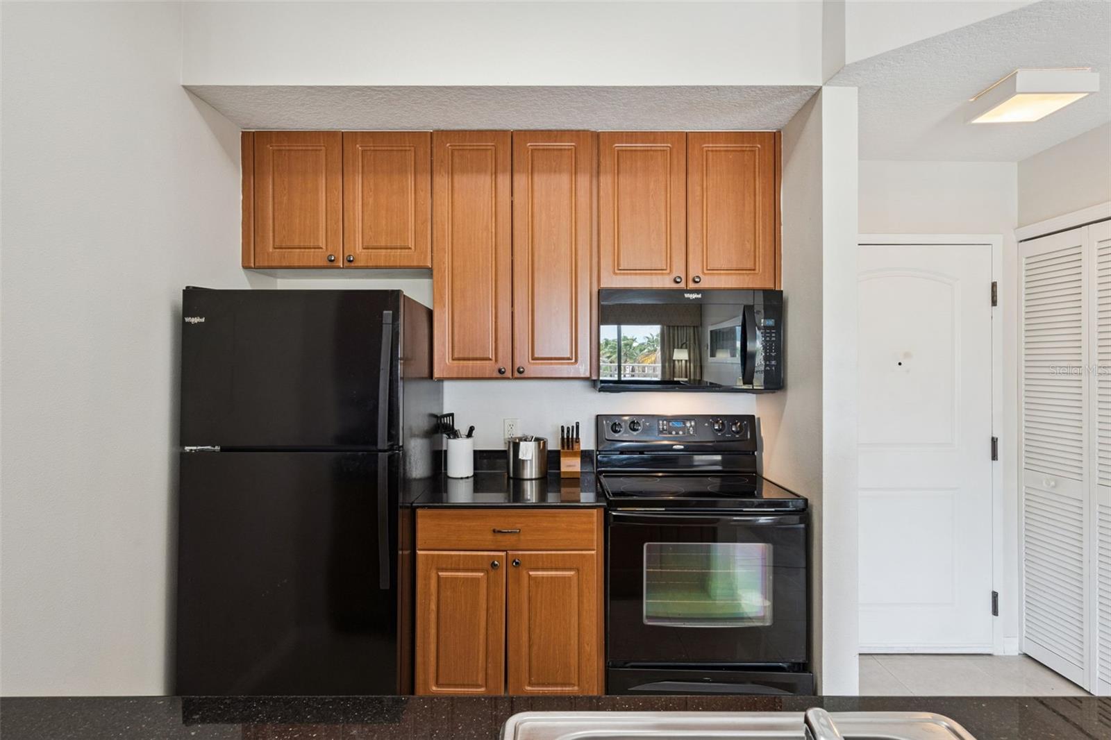 7395 Universal Blvd #403 Property Photo 14