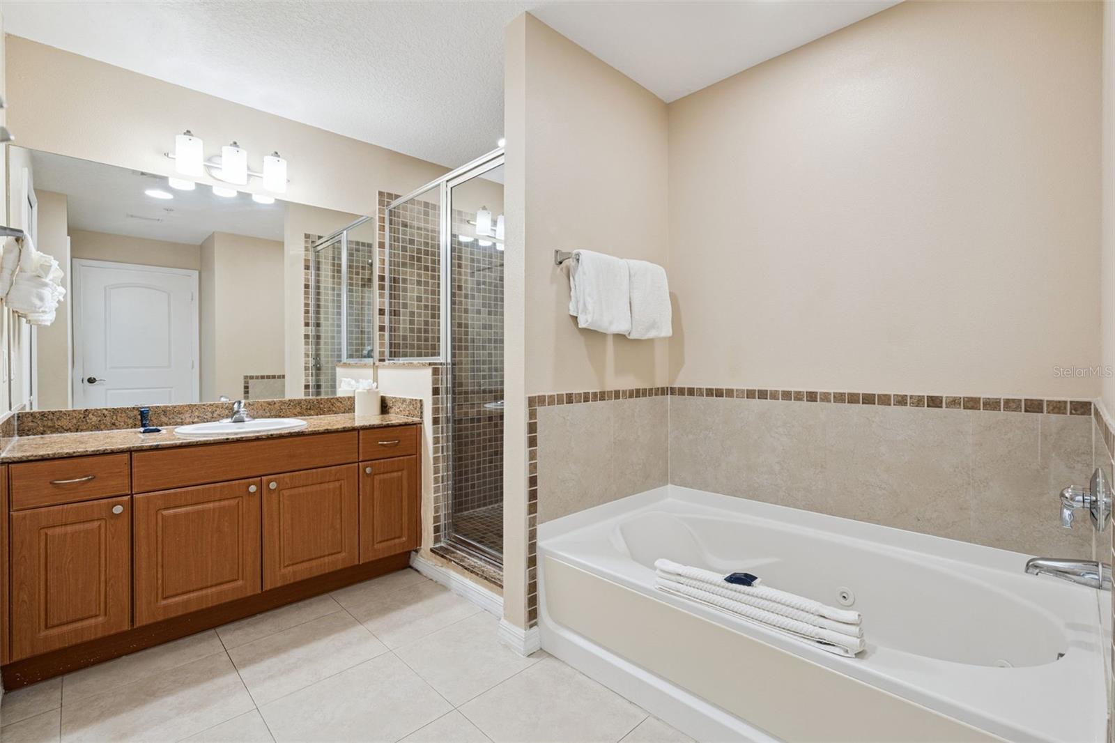 7395 Universal Blvd #403 Property Photo 20