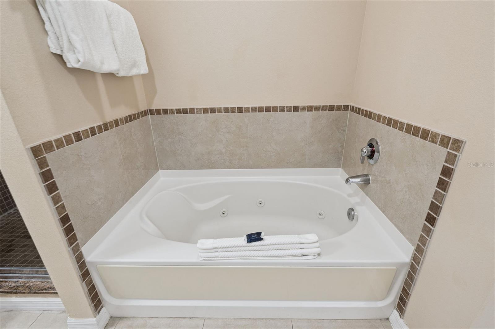 7395 Universal Blvd #403 Property Photo 22