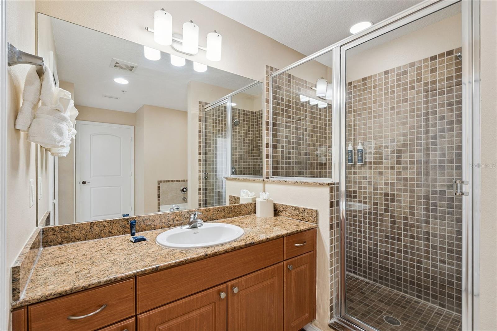 7395 Universal Blvd #403 Property Photo 23