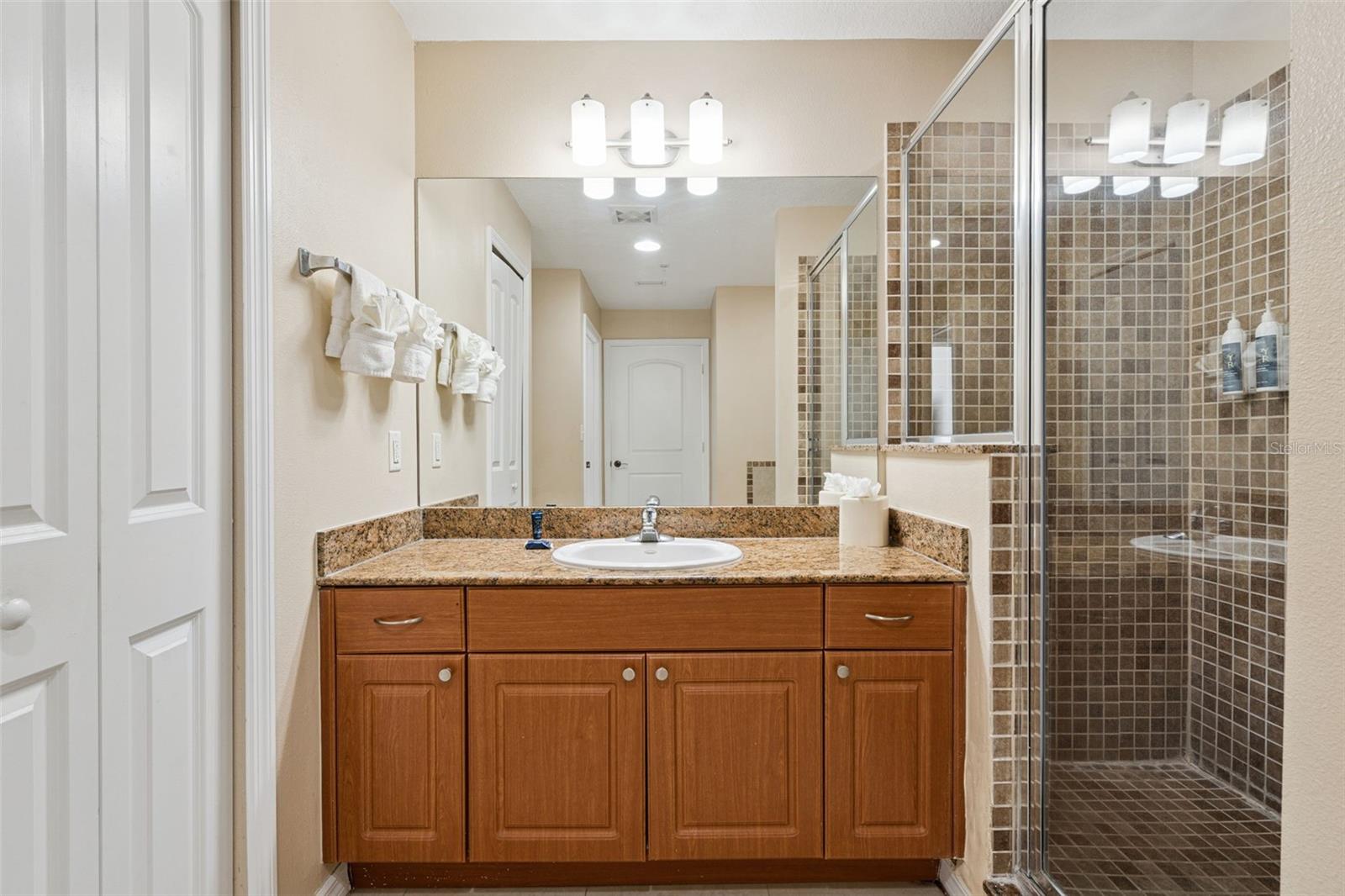 7395 Universal Blvd #403 Property Photo 24