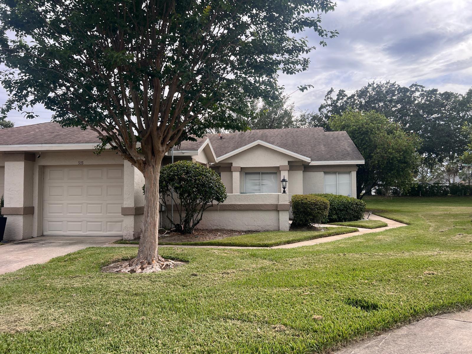 535 Azinger Cir #16 Property Photo 1