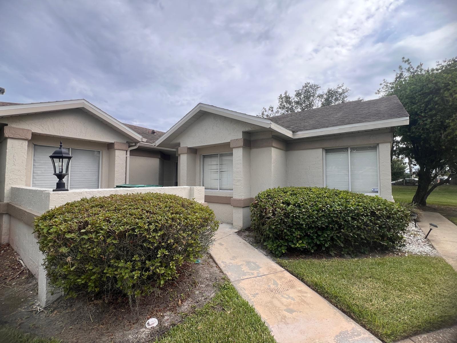 535 Azinger Cir #16 Property Photo 3
