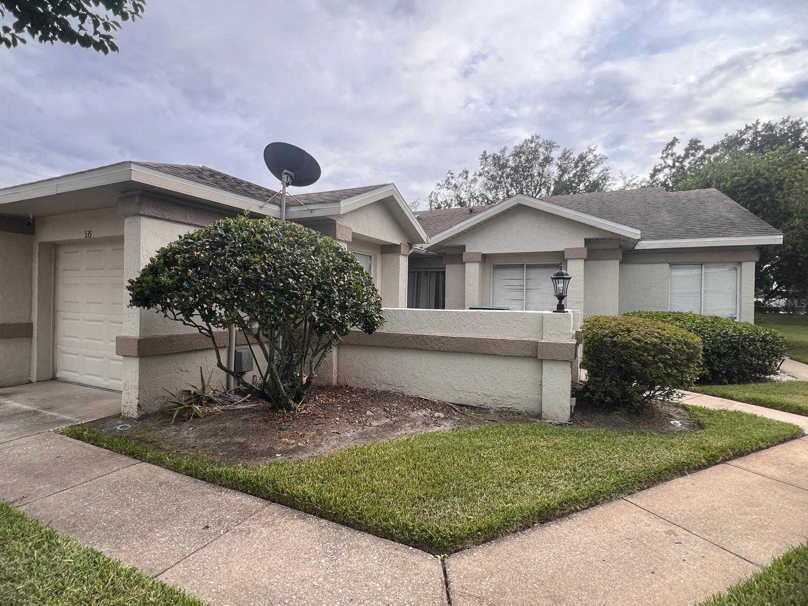 535 Azinger Cir #16 Property Photo 6
