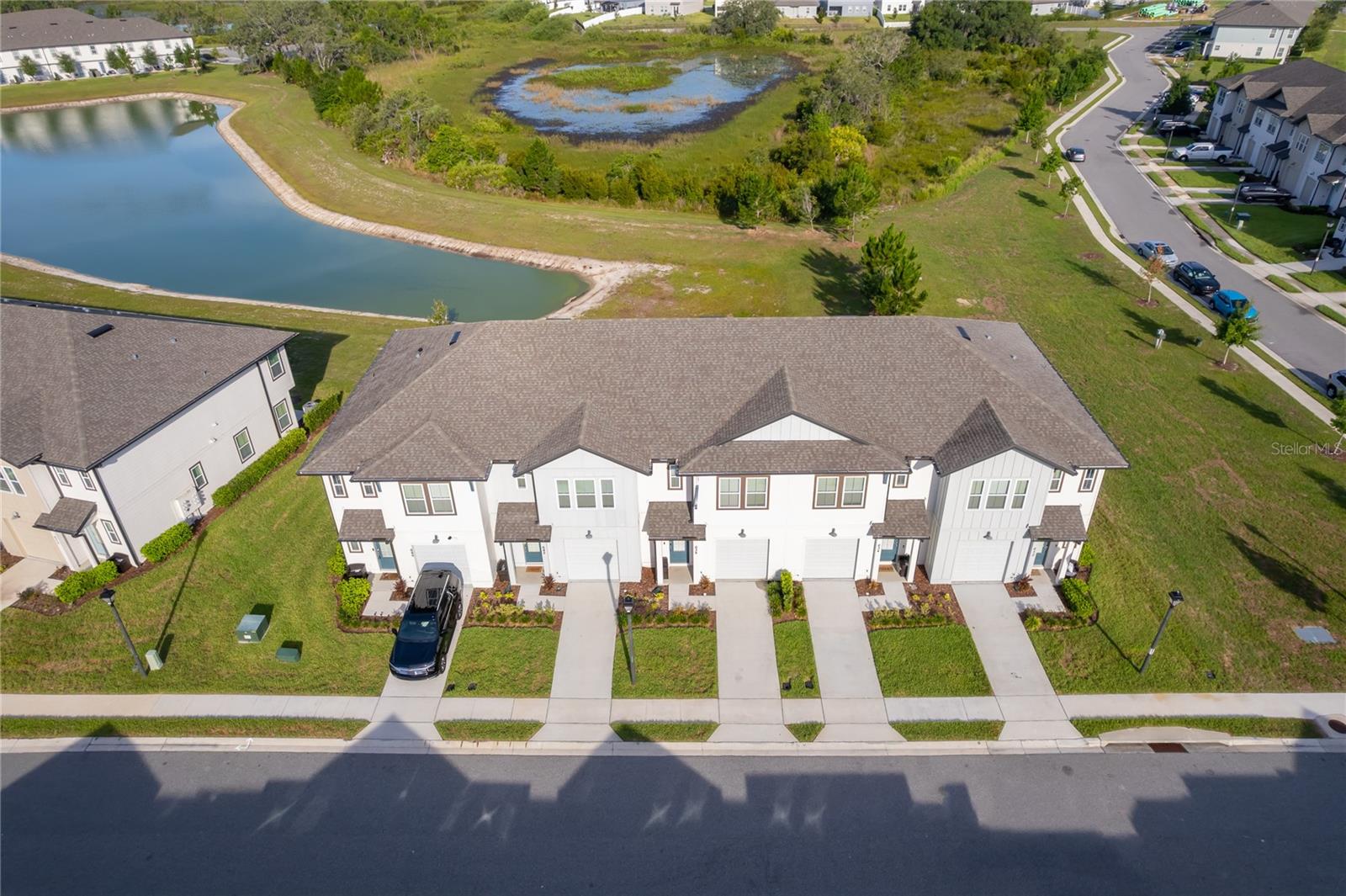 634 Longboat Dr Property Photo 2
