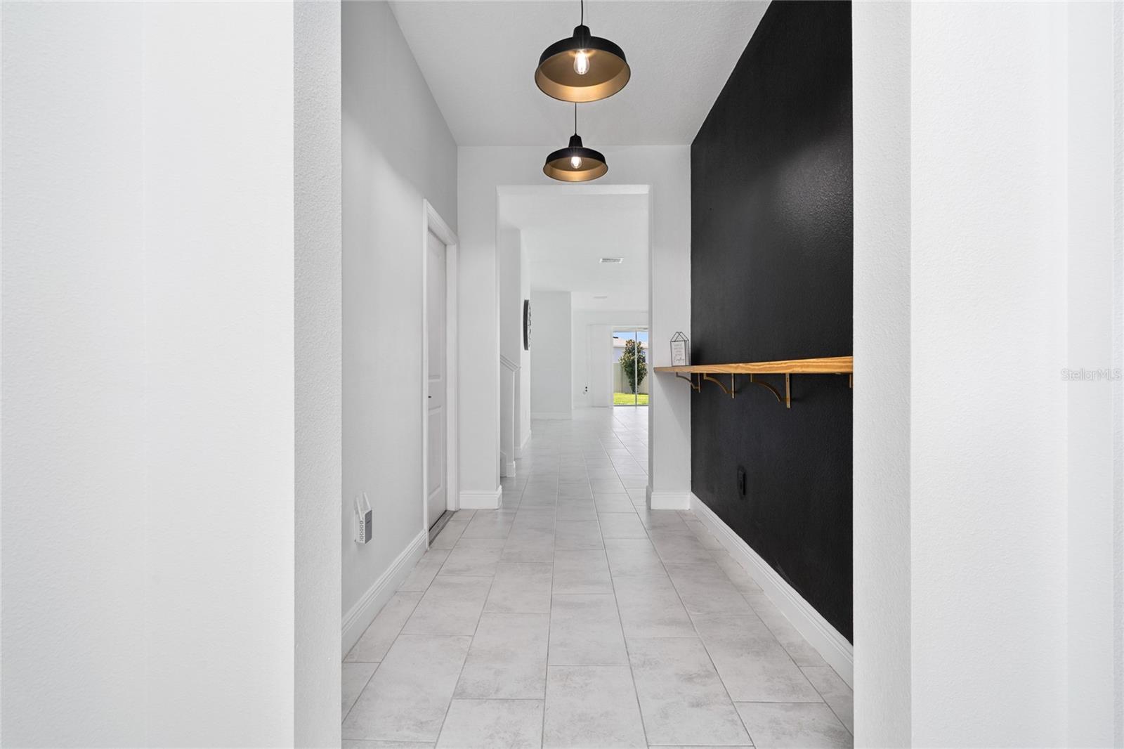 2591 Seagirt Way Property Photo 2
