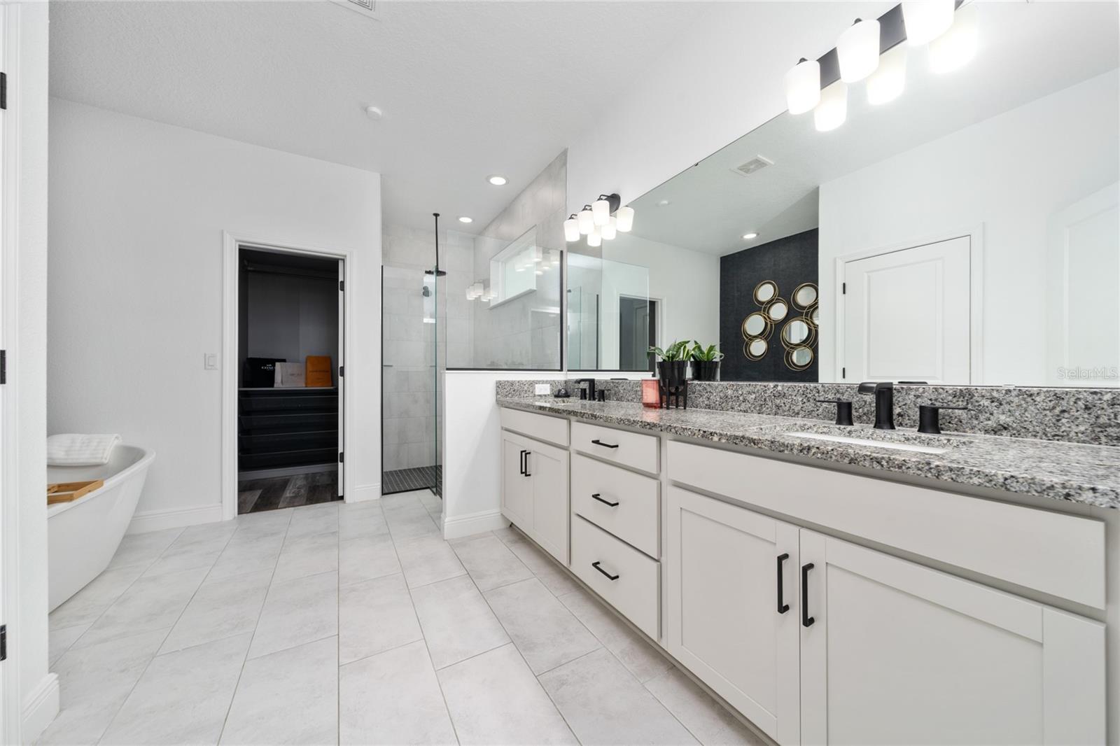 2591 Seagirt Way Property Photo 13