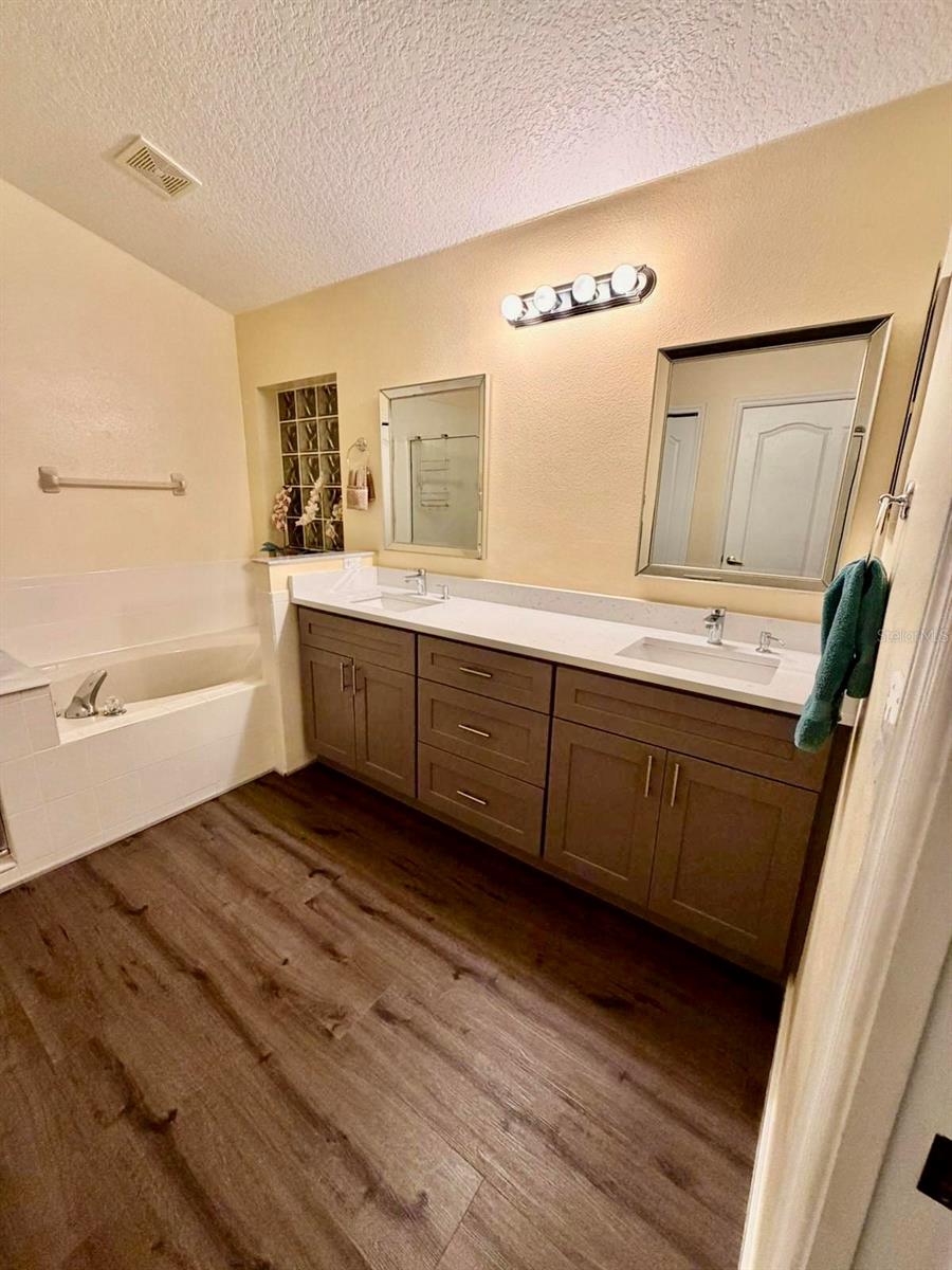 15545 Markham Dr Property Photo 10