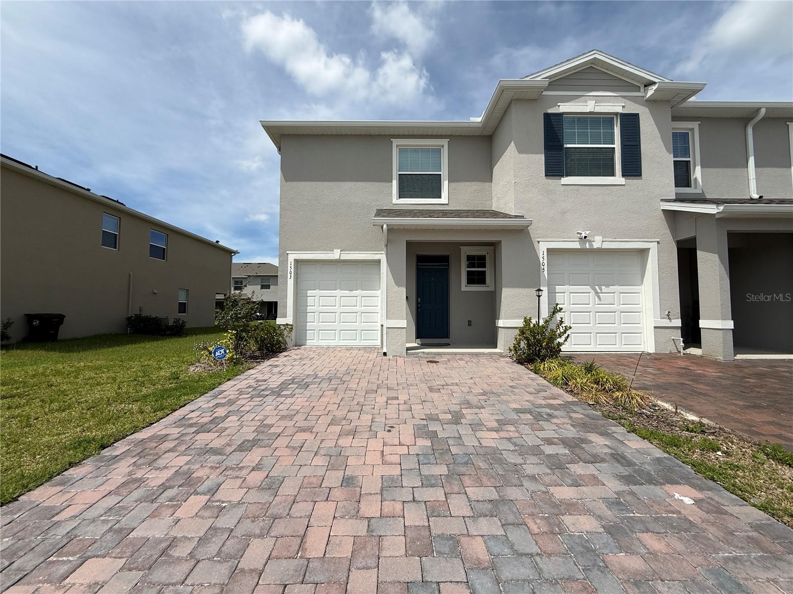 1503 Isleta Loop Property Photo 1