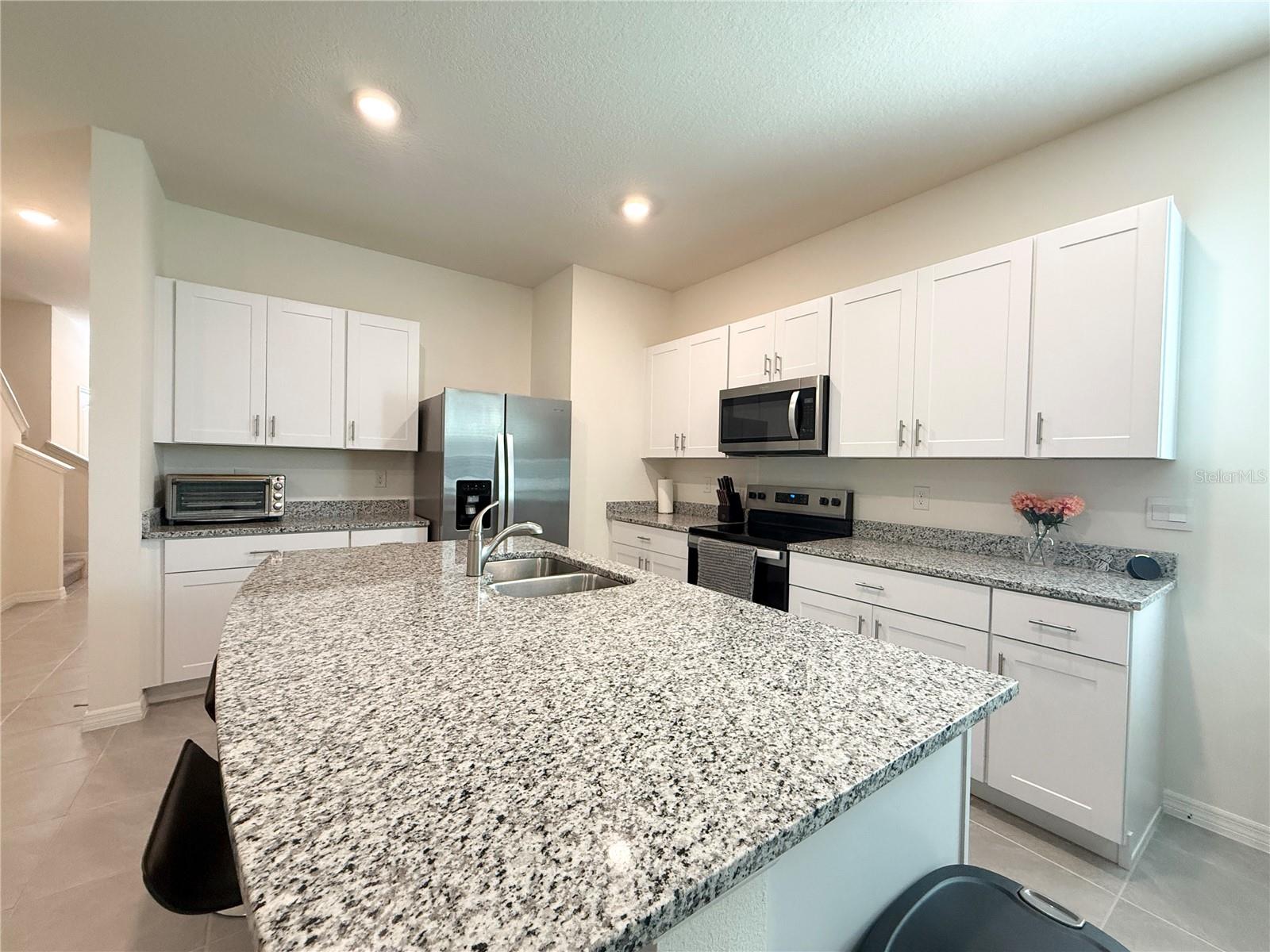 1503 Isleta Loop Property Photo 7