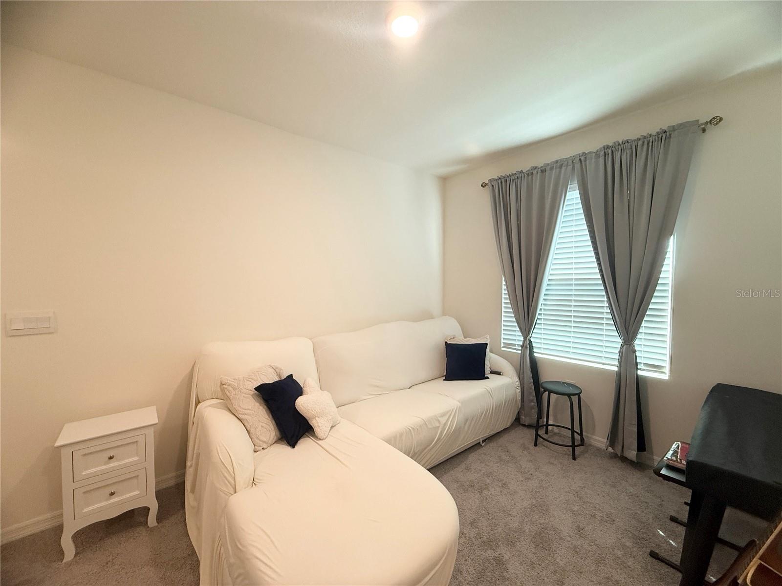 1503 Isleta Loop Property Photo 17