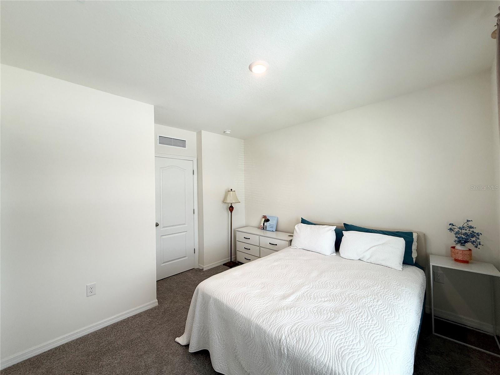 1503 Isleta Loop Property Photo 27