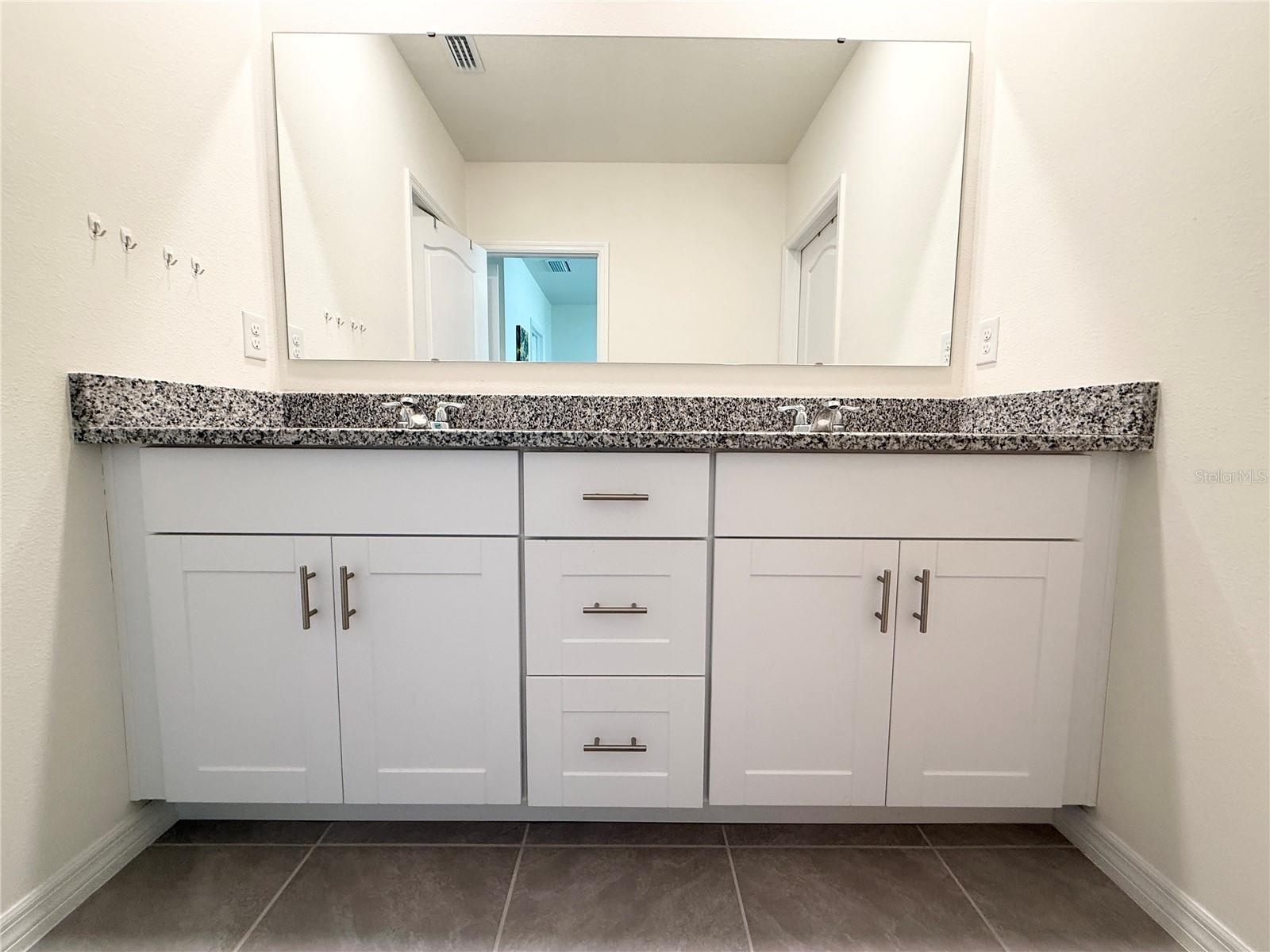 1503 Isleta Loop Property Photo 28