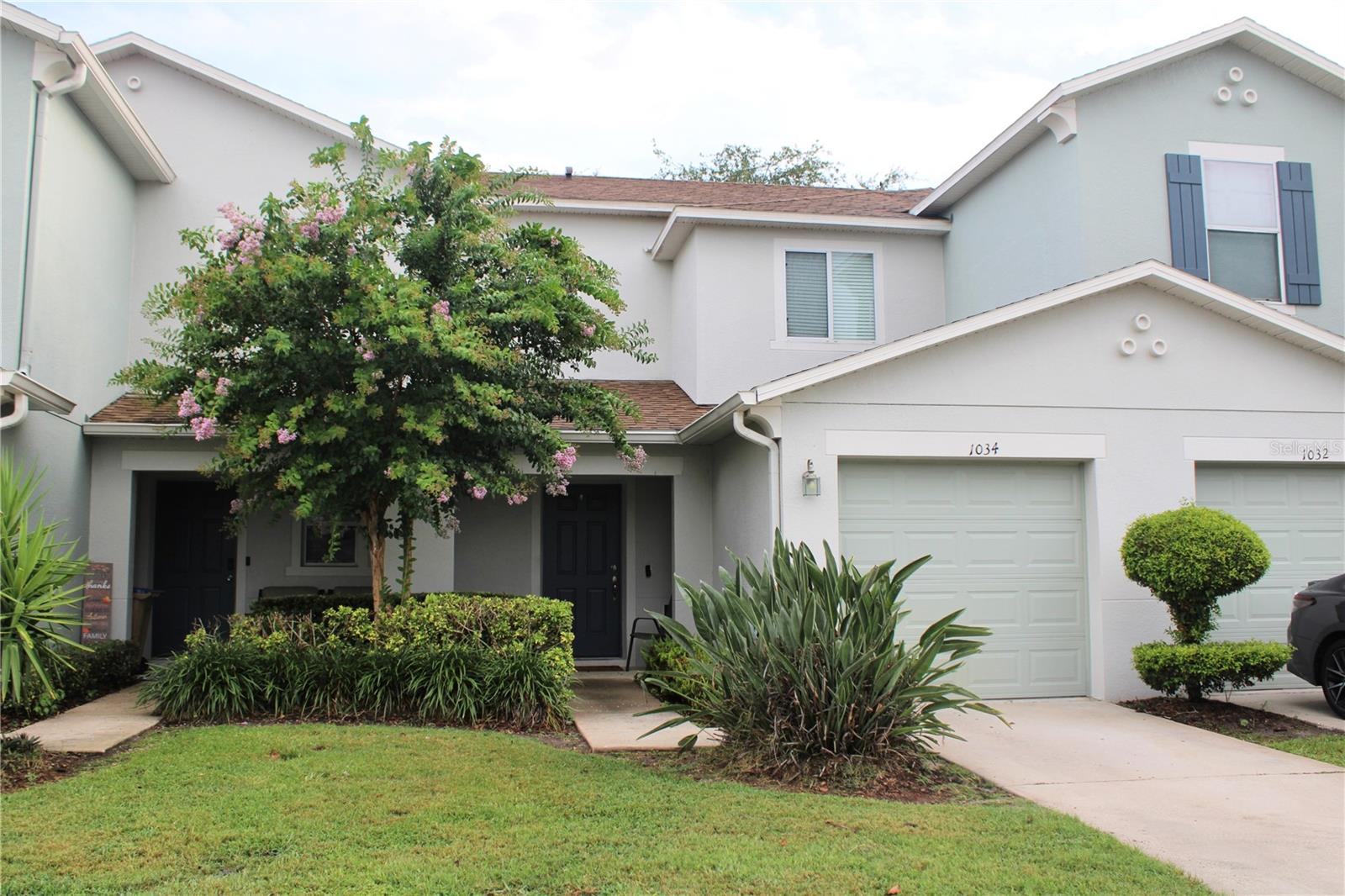 1034 Chalcedony St Property Photo 1