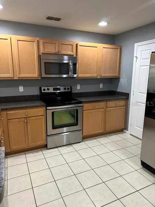 1034 Chalcedony St Property Photo 7