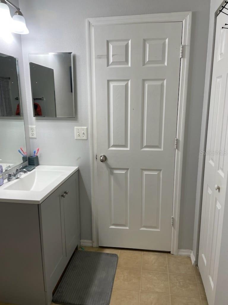 1034 Chalcedony St Property Photo 11