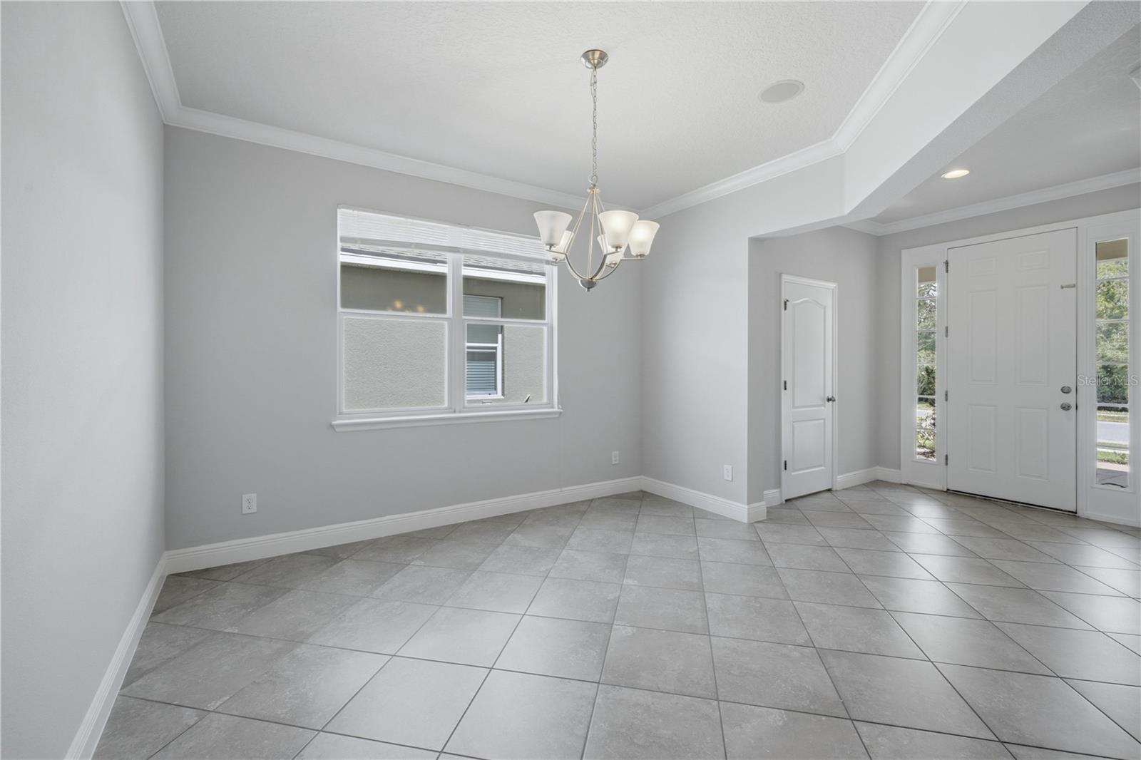 6023 W Town Center Blvd Property Photo 7
