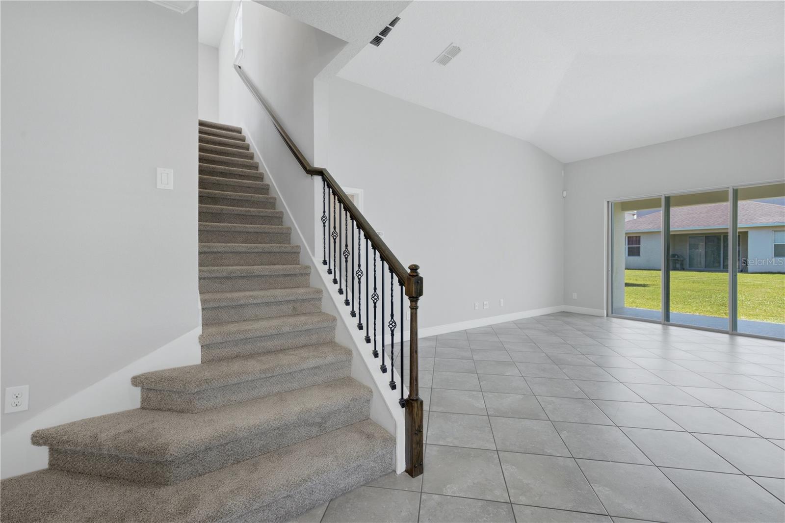 6023 W Town Center Blvd Property Photo 8
