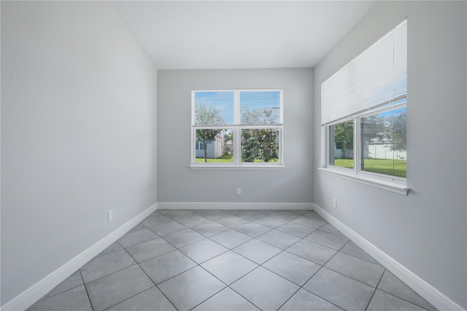 6023 W Town Center Blvd Property Photo 15