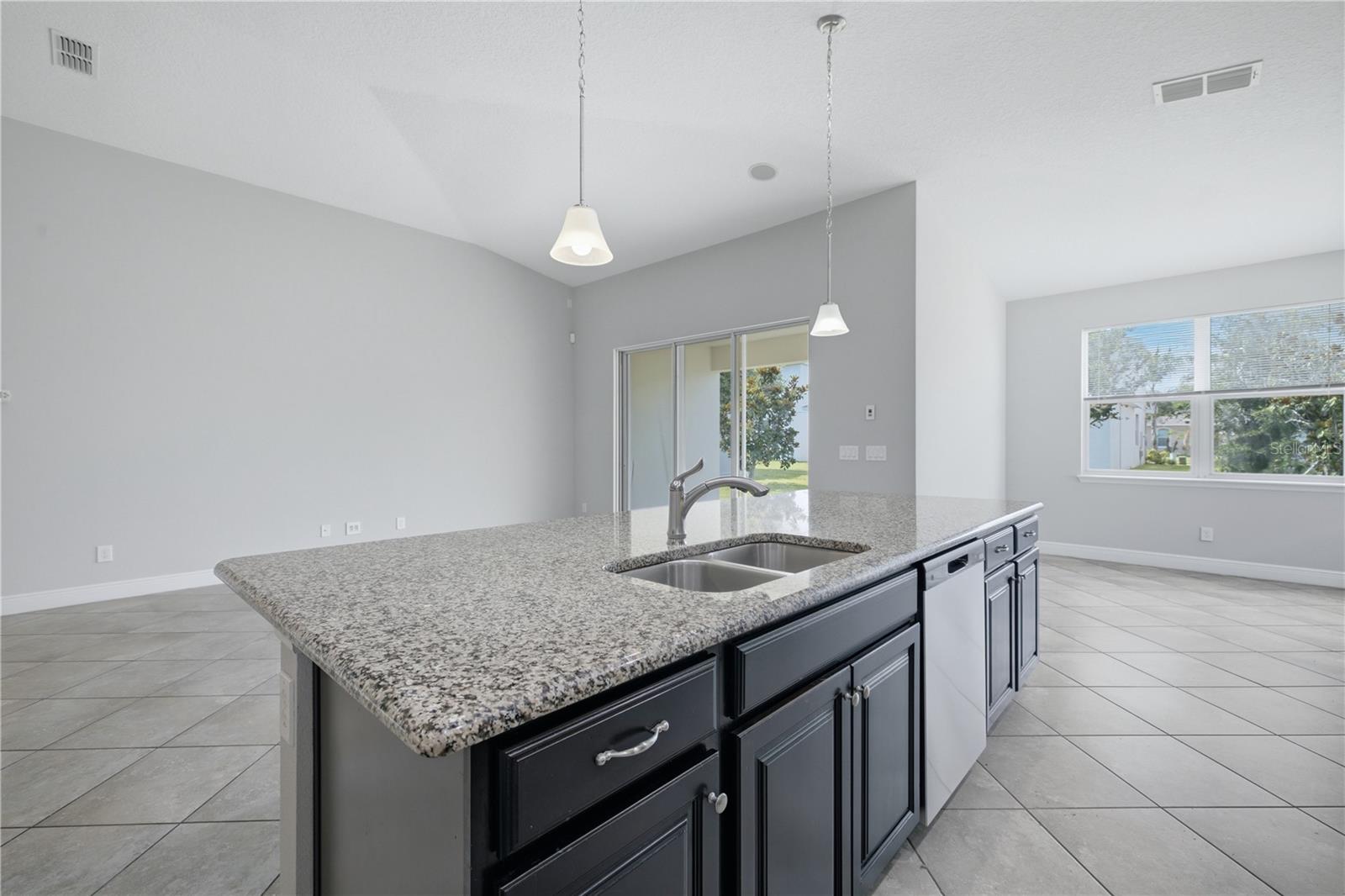 6023 W Town Center Blvd Property Photo 16
