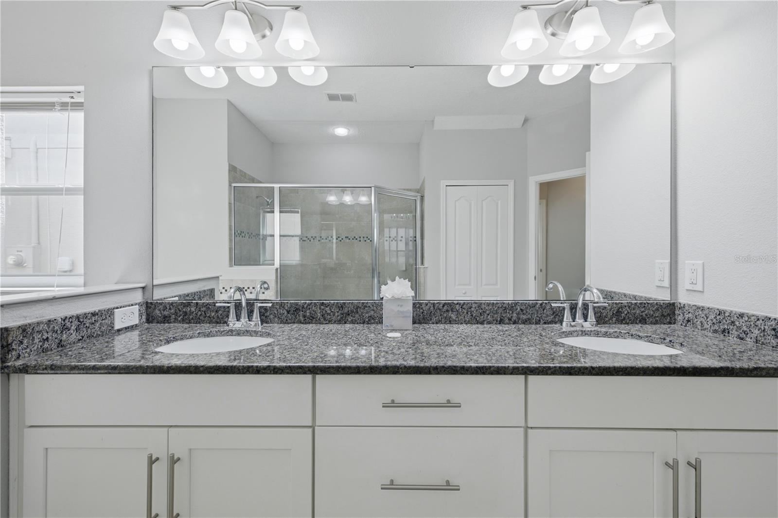 6023 W Town Center Blvd Property Photo 20
