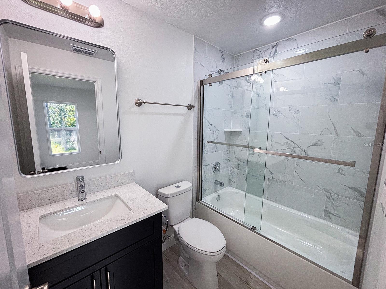 2201 Conway Dr #203 Property Photo 4