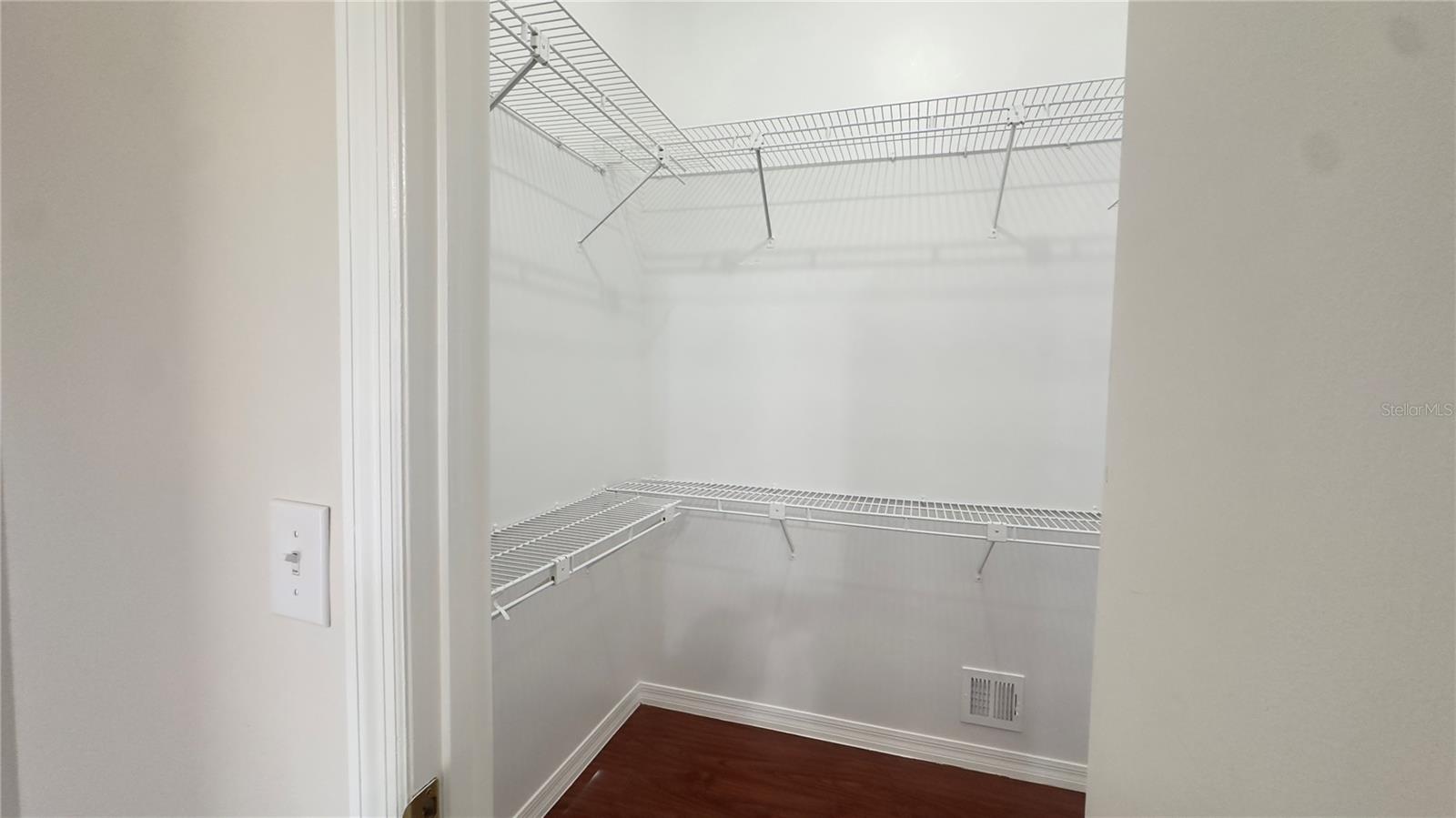 11836 Shotgate Ct Property Photo 9