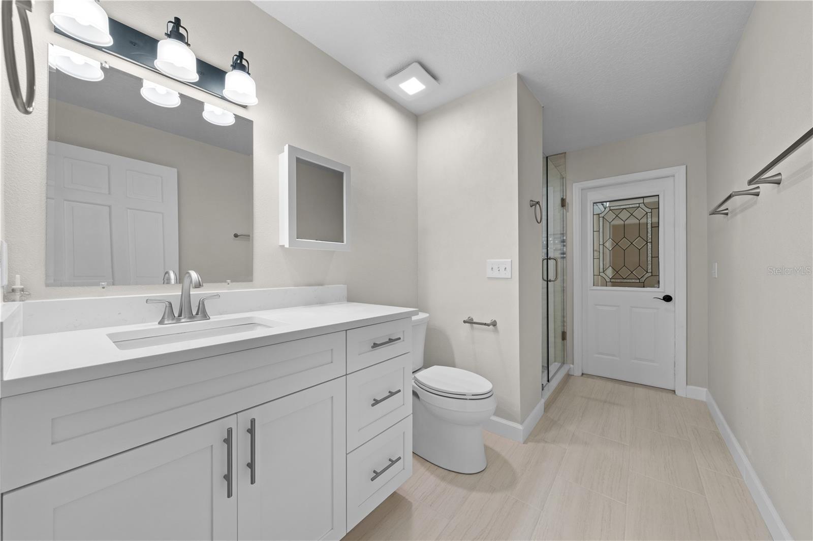 2082 Camelot Blvd Property Photo 26