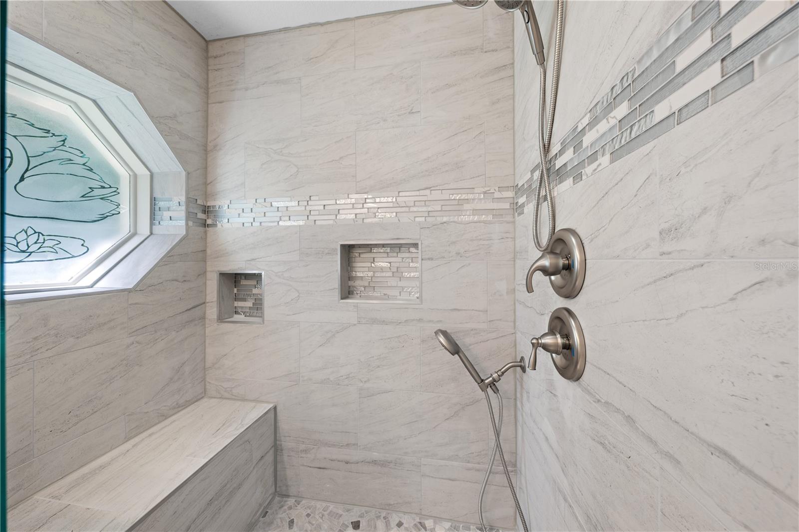 2082 Camelot Blvd Property Photo 46