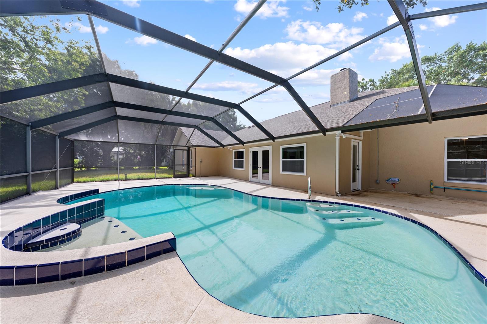 2082 Camelot Blvd Property Photo 53