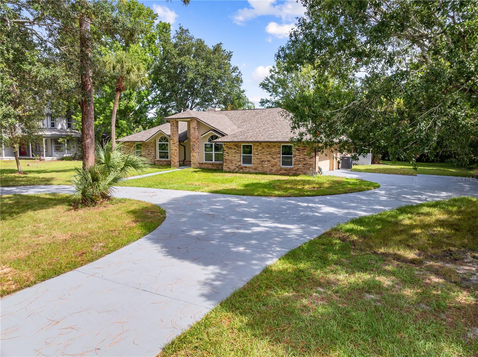 2082 Camelot Blvd Property Photo 61