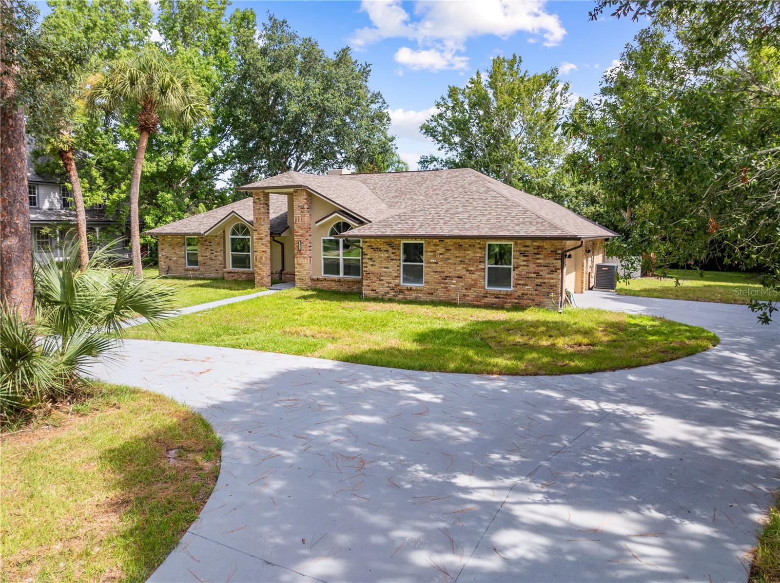 2082 Camelot Blvd Property Photo 62