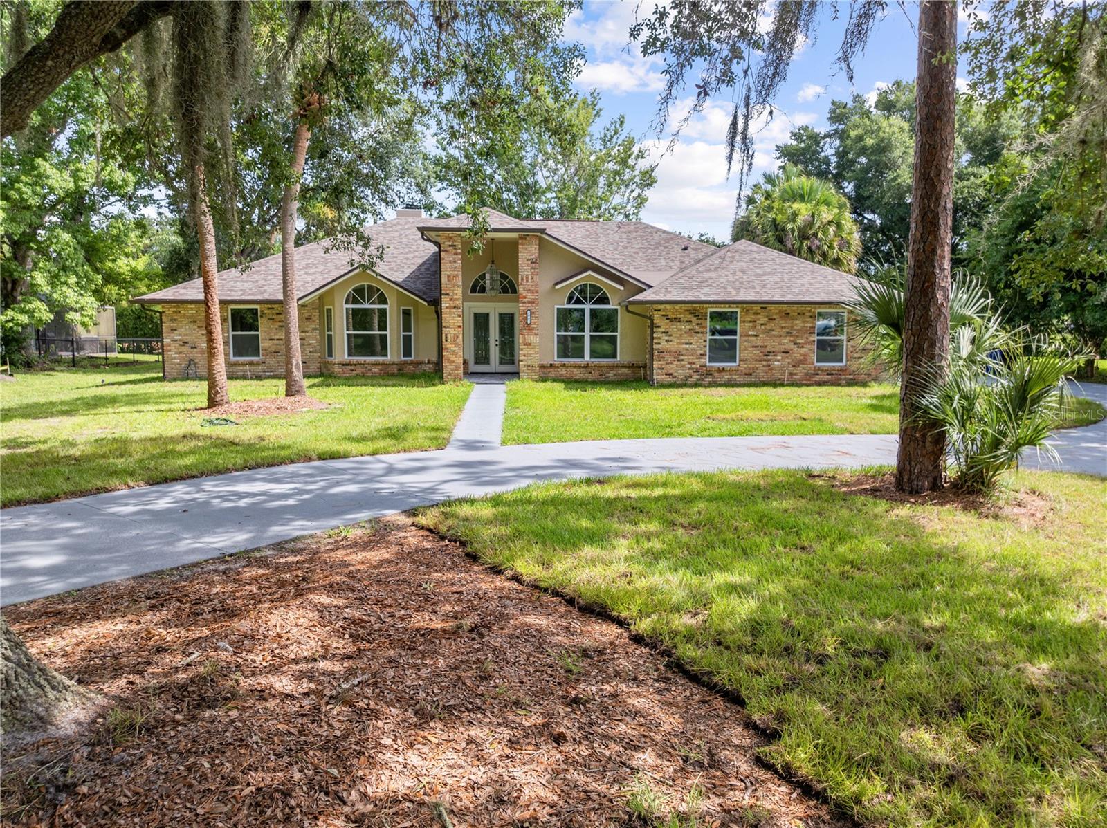 2082 Camelot Blvd Property Photo 70