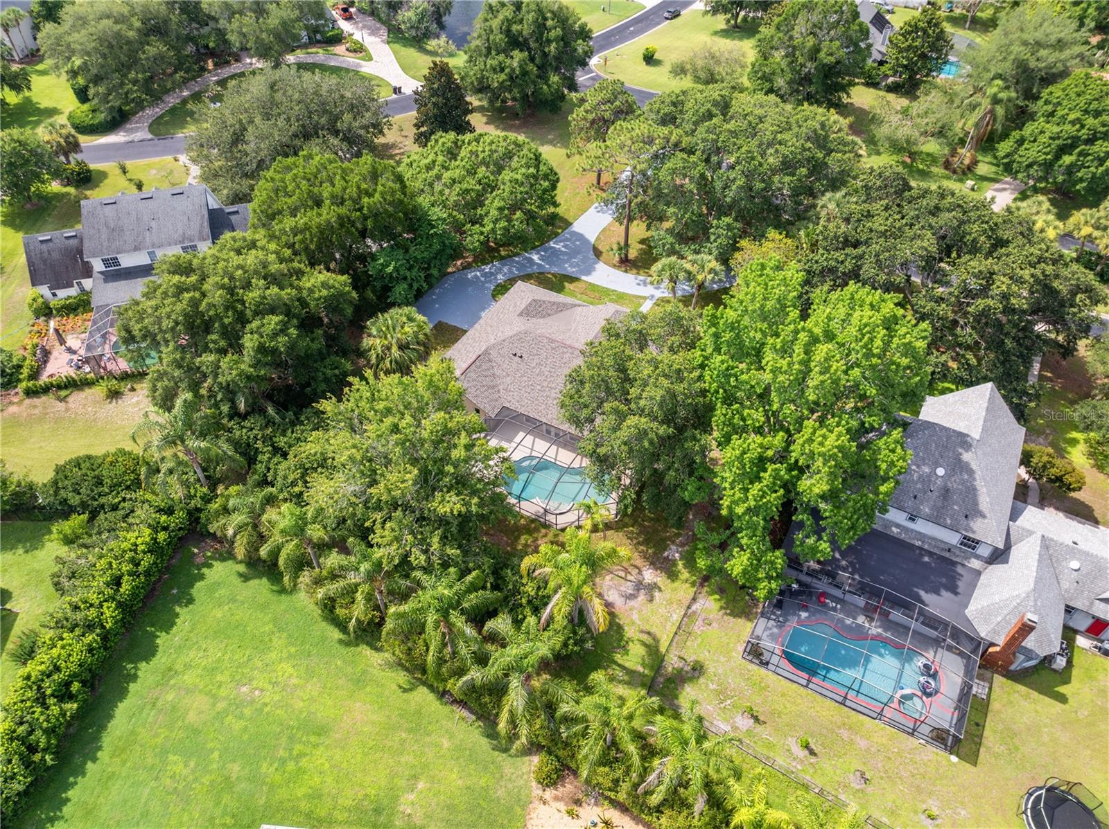 2082 Camelot Blvd Property Photo 79