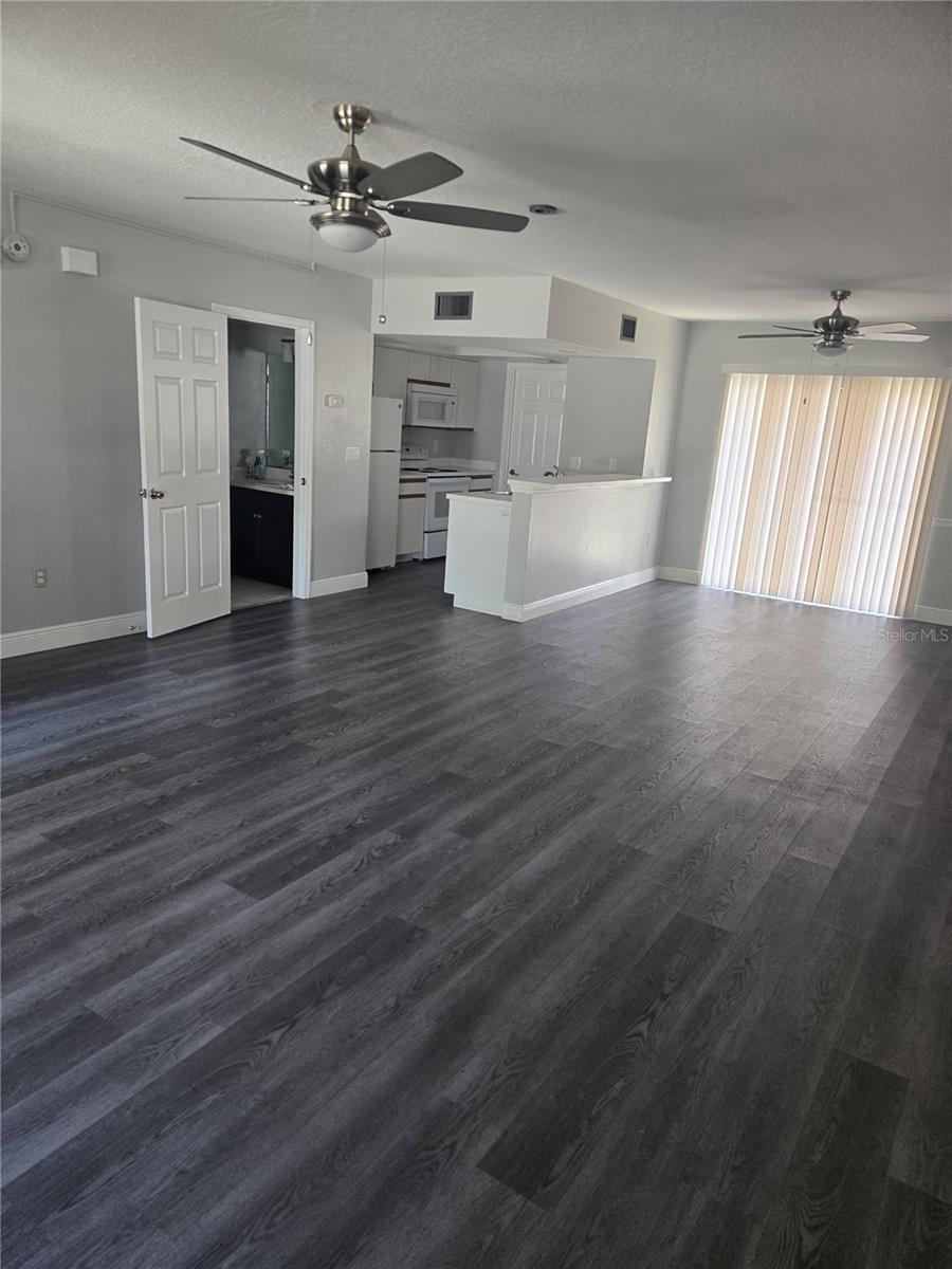 718 Florida Palms Ct Property Photo 2