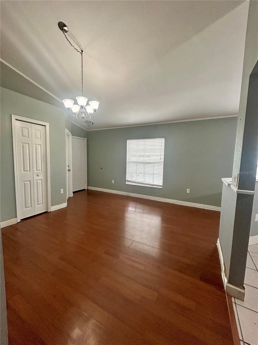 622 Crystals Blvd Property Photo 3